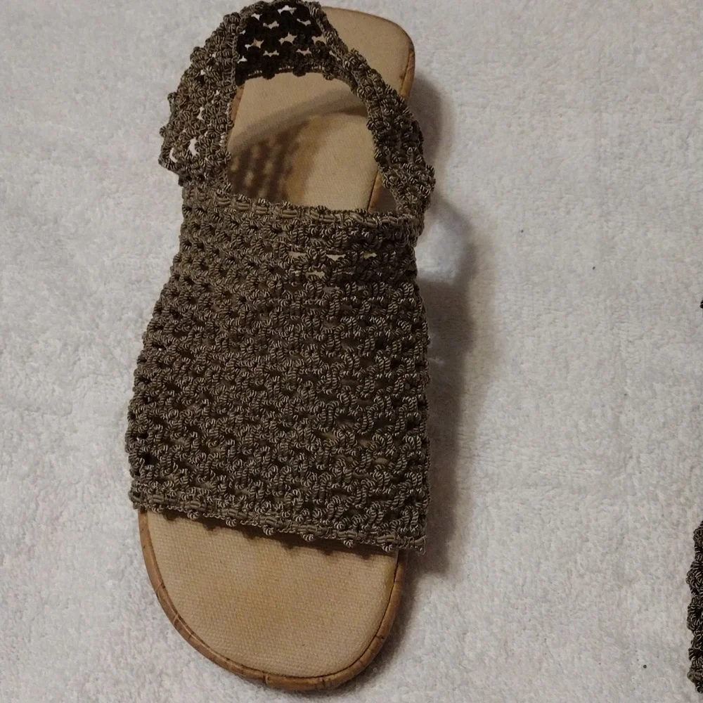 Vintage, Avon Women's crocheted slingback sandals in Brown. - Picture 2 of 8